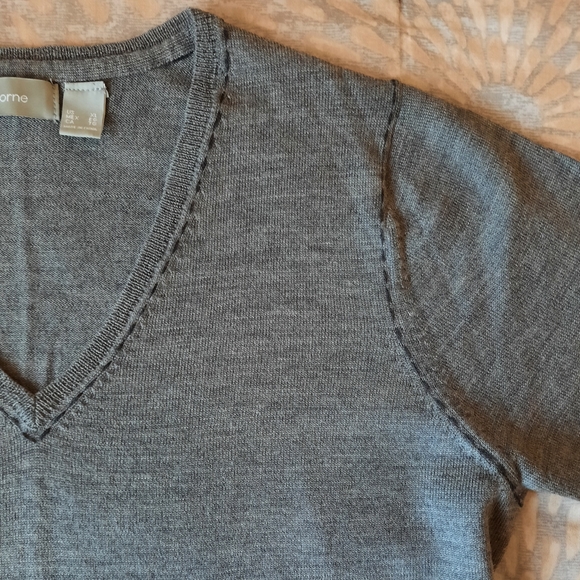 Liz Claiborne wool,grey V- neck    sweater size XL. - Picture 6 of 13